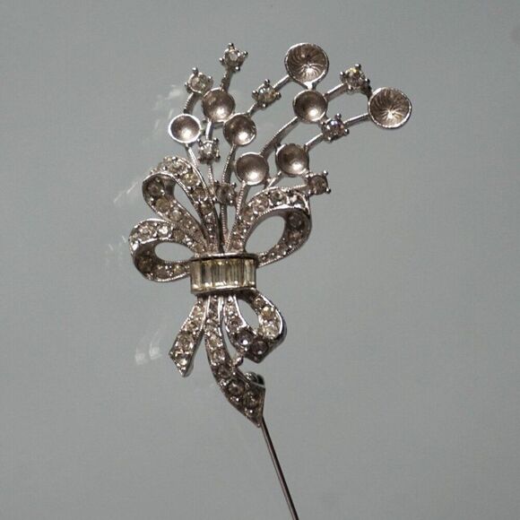 Vintage Silver Tone Clear Rhinestone Bow Pin Brooch -FLAWS - Picture 1 of 7